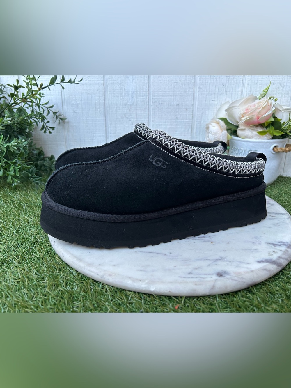 UGG Tazz women size 8
BestSeller/gently worn
Color. Black - Picture 11 of 16